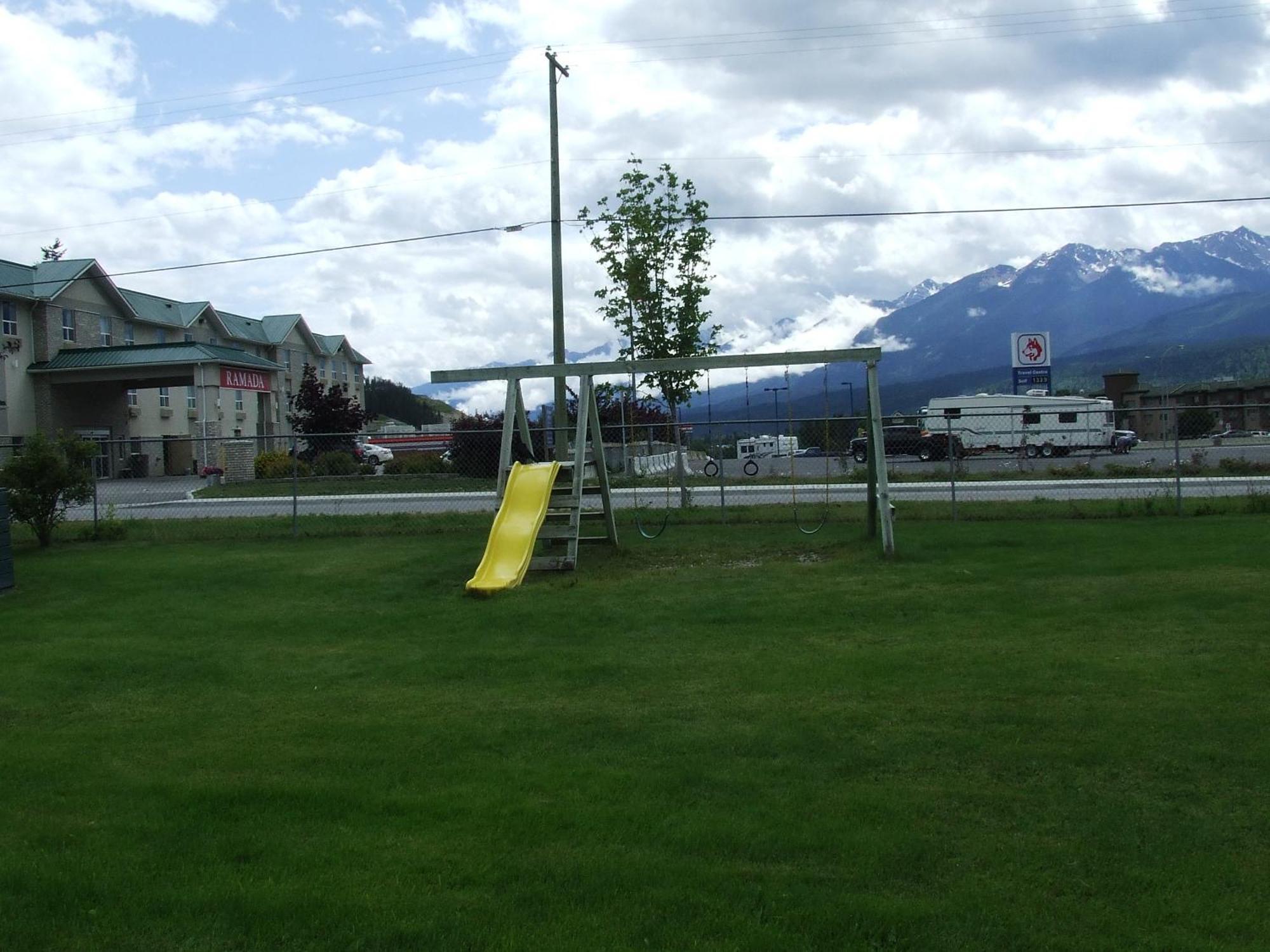 Ponderosa Motor Inn ゴールデン エクステリア 写真