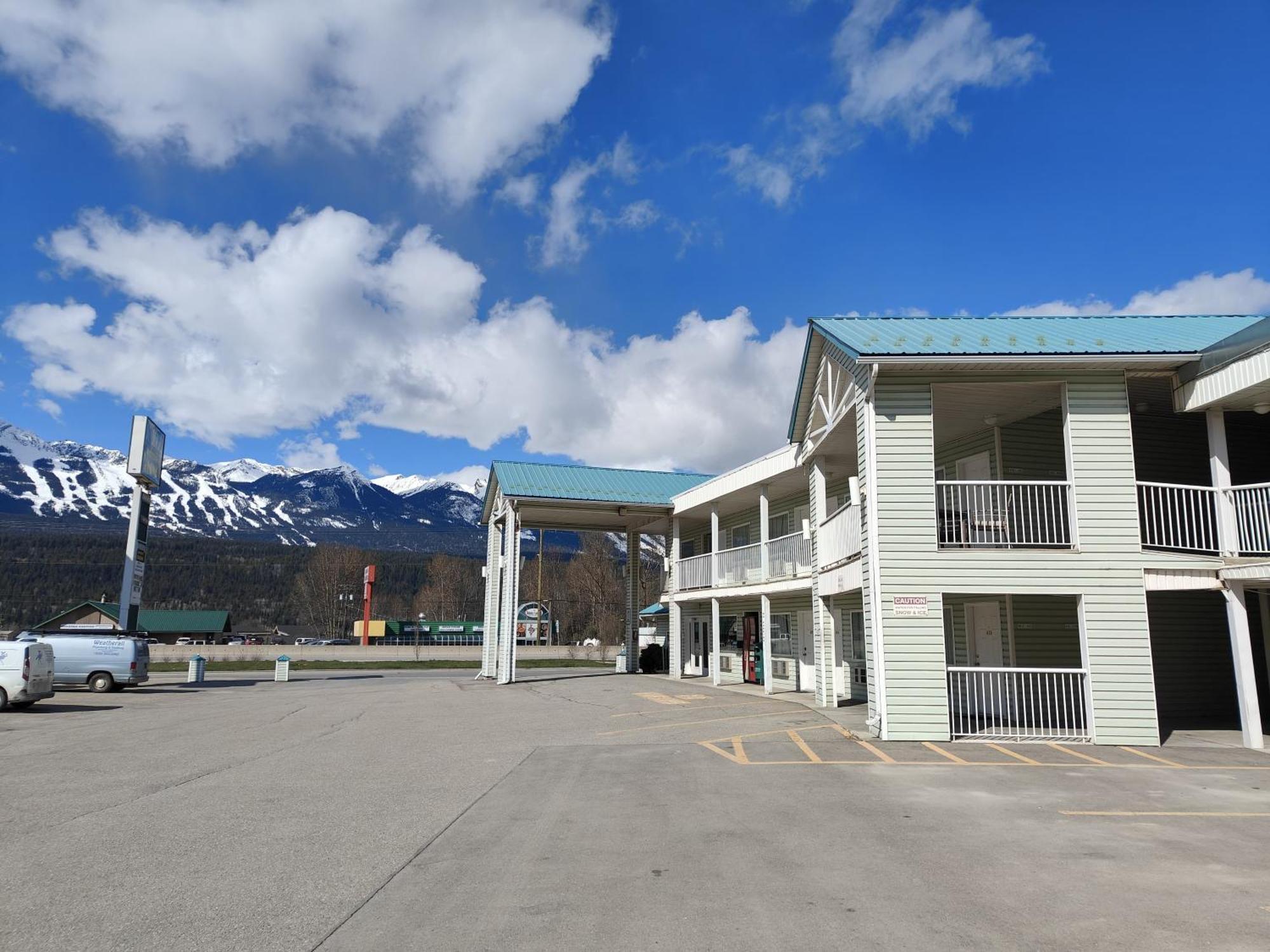 Ponderosa Motor Inn ゴールデン エクステリア 写真