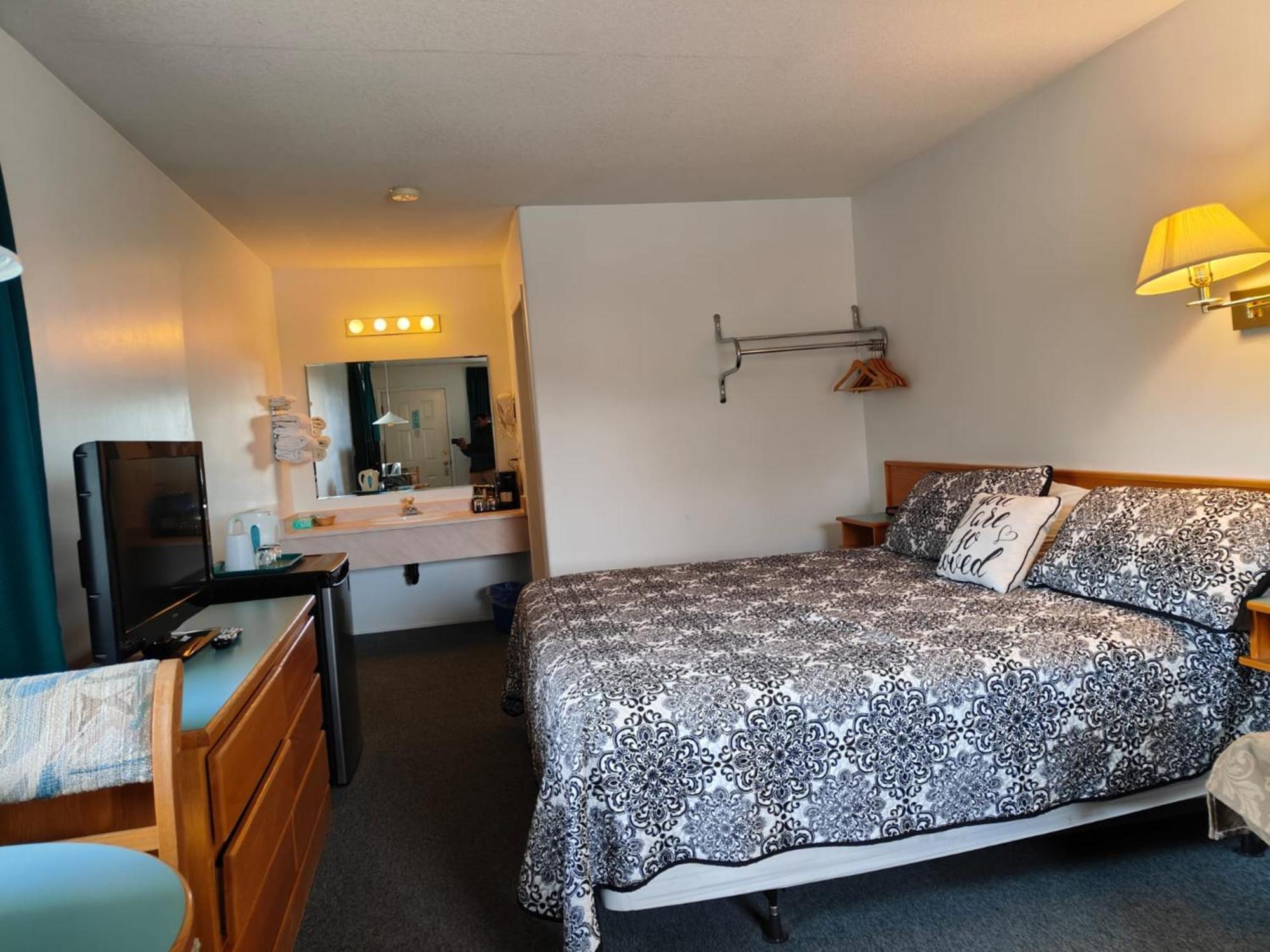 Ponderosa Motor Inn ゴールデン エクステリア 写真