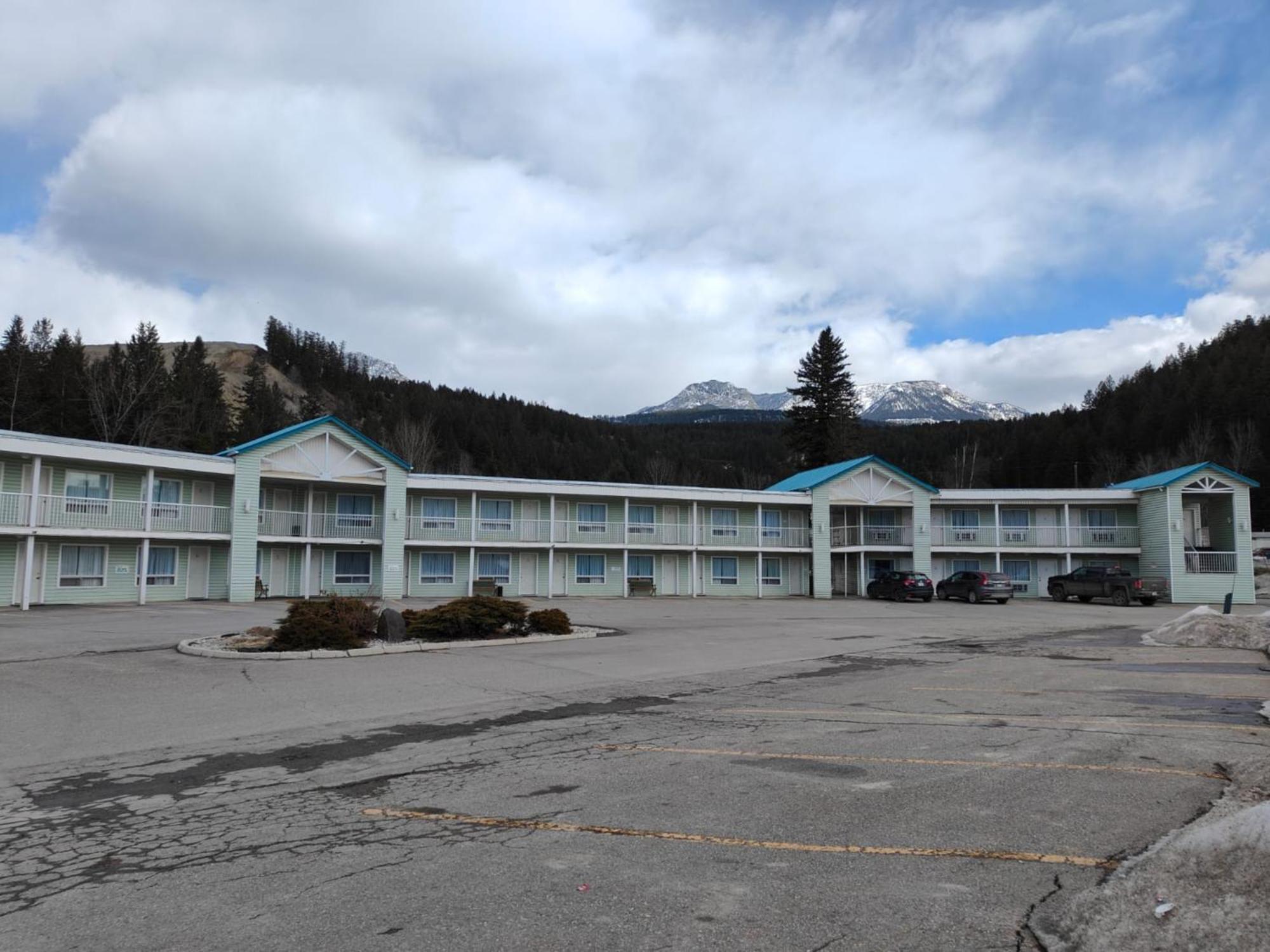 Ponderosa Motor Inn ゴールデン エクステリア 写真