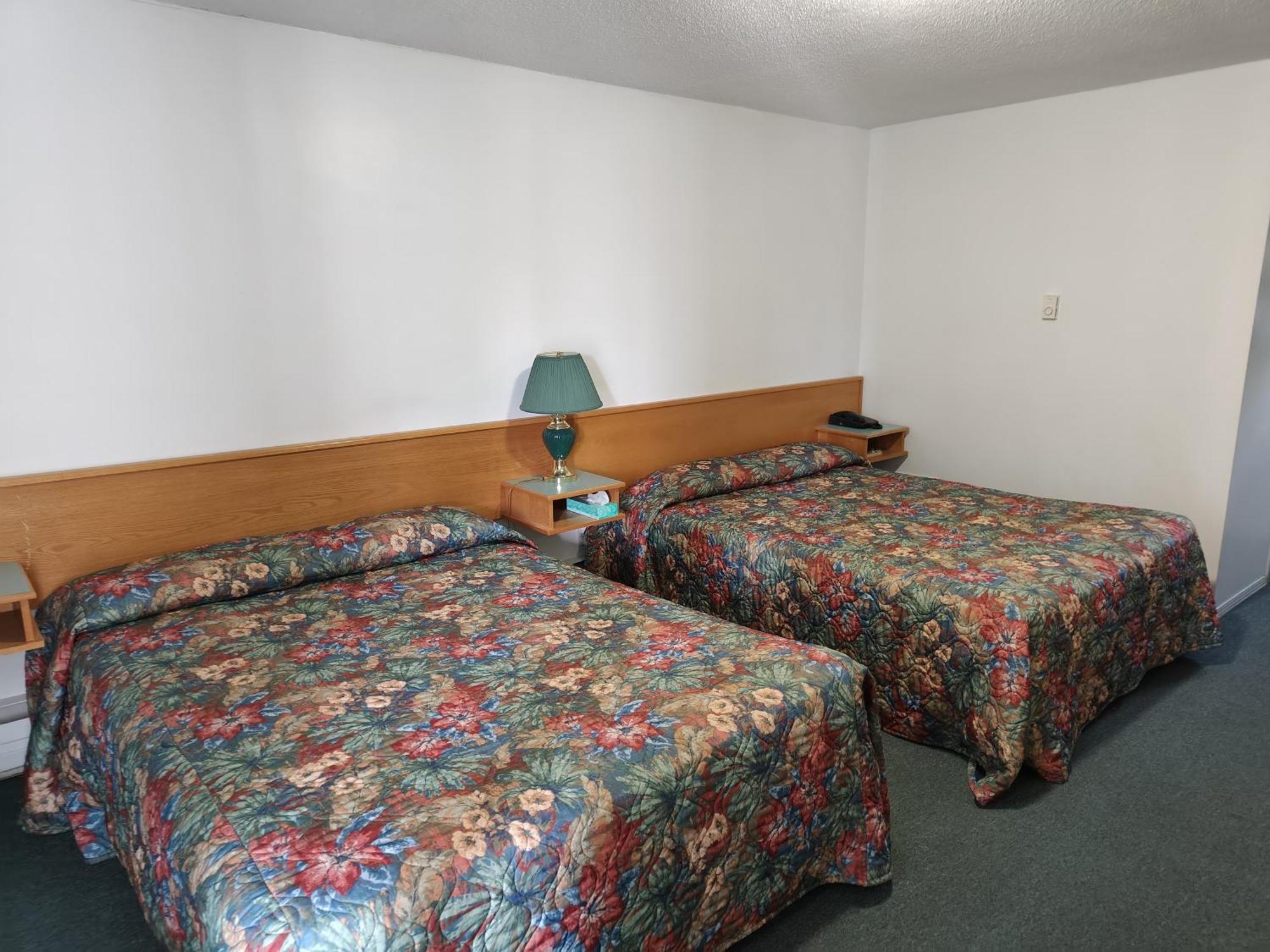 Ponderosa Motor Inn ゴールデン エクステリア 写真
